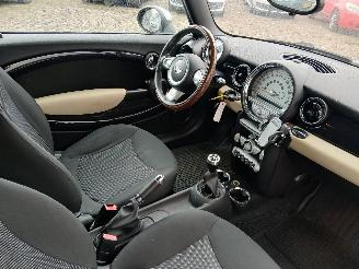 Mini Mini Clubman (R55) Combi 1.6 16V Cooper (N12-B16A) [88kW]  (10-2007/12-2013=
) picture 8