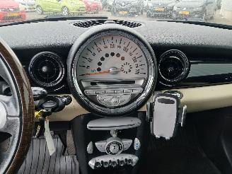 Mini Mini Clubman (R55) Combi 1.6 16V Cooper (N12-B16A) [88kW]  (10-2007/12-2013=
) picture 16