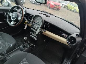 Mini Mini Clubman (R55) Combi 1.6 16V Cooper (N12-B16A) [88kW]  (10-2007/12-2013=
) picture 7