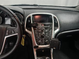 Opel Astra Astra J Sports Tourer (PD8/PE8/PF8) Combi 1.4 Turbo 16V (A14NET(Euro 5=
)) [103kW]  (10-2010/10-2015) picture 17