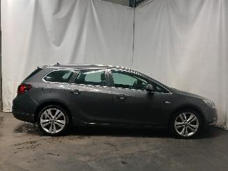 Opel Astra Astra J Sports Tourer (PD8/PE8/PF8) Combi 1.4 Turbo 16V (A14NET(Euro 5=
)) [103kW]  (10-2010/10-2015) picture 7