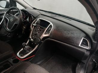 Opel Astra Astra J Sports Tourer (PD8/PE8/PF8) Combi 1.4 Turbo 16V (A14NET(Euro 5=
)) [103kW]  (10-2010/10-2015) picture 8