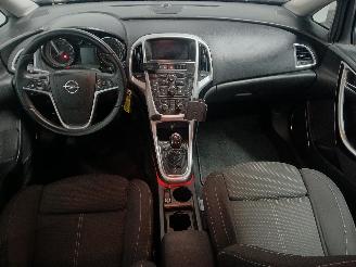 Opel Astra Astra J Sports Tourer (PD8/PE8/PF8) Combi 1.4 Turbo 16V (A14NET(Euro 5=
)) [103kW]  (10-2010/10-2015) picture 11