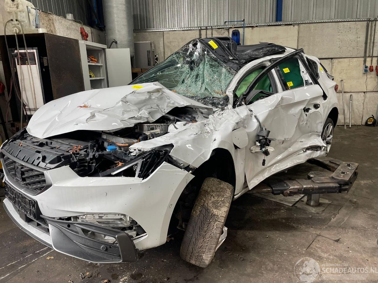 Seat Leon Leon (KLB) Hatchback 5-drs 1.4 TSI e-HYBRID 204 16V (DGEA) [150kW]  (0=
9-2020/...)