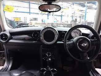Mini Mini Clubman (R55) Combi 1.6 16V Cooper (N16-B16A) [90kW]  (03-2010/06-2014=
) picture 5