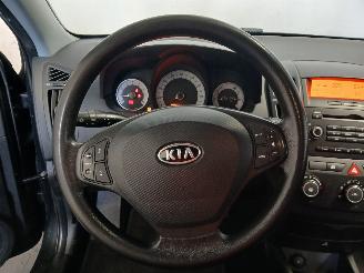 Kia Cee d Cee'd Sporty Wagon (EDF) Combi 1.4 16V (G4FA) [80kW]  (09-2007/12-2012=
) picture 15