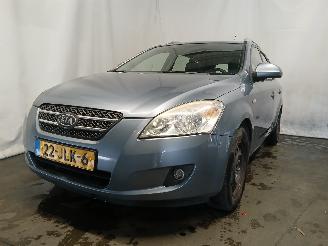 skadebil auto Kia Cee d Cee'd Sporty Wagon (EDF) Combi 1.4 16V (G4FA) [80kW]  (09-2007/12-2012=
) 2009/7