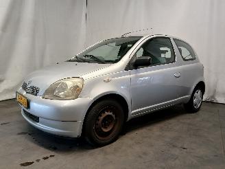 Toyota Yaris Yaris (P1) Hatchback 1.3 16V VVT-i (2NZFE) [63kW]  (08-1999/11-2005) picture 3