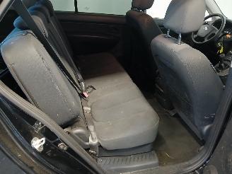 Kia Carens Carens III (FG) MPV 2.0i CVVT 16V (G4KA) [106kW]  (09-2006/06-2013) picture 9