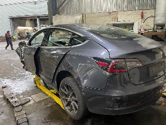 Tesla Model 3 Model 3 Sedan Long Range AWD 75 kWh (3D7) [258kW]  (06-2018/...) picture 4