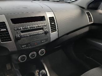 Mitsubishi Outlander Outlander (CW) SUV 2.4 16V Mivec 4x2 (4B12) [125kW]  (11-2006/11-2012)= picture 19