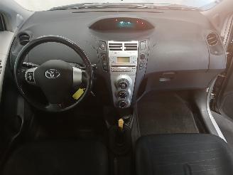 Toyota Yaris Yaris II (P9) Hatchback 1.3 16V VVT-i (2SZFE) [64kW]  (08-2005/11-2010=
) picture 11