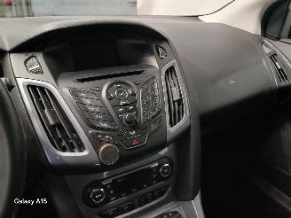 Ford Focus Focus 3 Hatchback 1.0 Ti-VCT EcoBoost 12V 100 (M2DA(Euro 5)) [74kW]  (=
02-2012/05-2018) picture 15