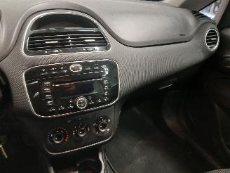 Fiat Punto Punto III (199) Hatchback 0.9 TwinAir (312.A.2000) [63kW]  (03-2012/..=
=2E) picture 17