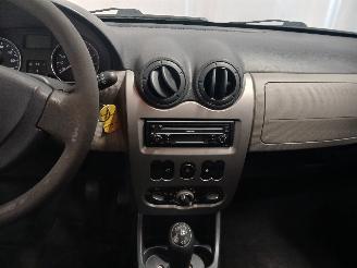 Dacia Sandero Sandero I (BS) Hatchback 1.4 (K7J-710(K7J-A7)) [55kW]  (06-2008/12-201=
2) picture 17