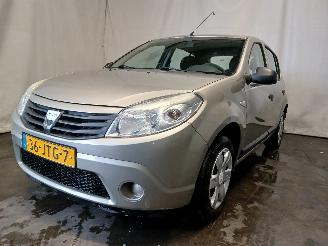 krockskadad bil auto Dacia Sandero Sandero I (BS) Hatchback 1.2 16V (D4F-732(D4F-F7)) [55kW]  (11-2008/12=
-2012) 2009/8