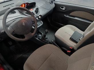 Renault Twingo Twingo II (CN) Hatchback 3-drs 1.2 16V (D4F-772(D4F-J7)) [56kW]  (03-2=
007/09-2014) picture 12
