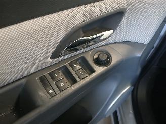 Chevrolet Cruze Cruze (300) Sedan 1.8 16V VVT (F18D4(Euro 5)) [104kW]  (05-2009/12-201=
5) picture 11