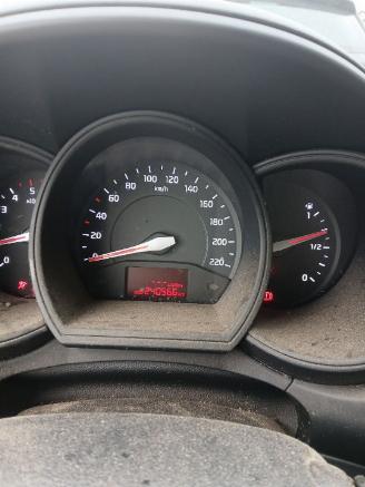 Kia Rio Rio III (UB) Hatchback 1.1 CRDi VGT 12V (D3FA) [55kW]  (09-2011/12-201=
7) picture 2