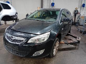 Uttjänta bilar auto Opel Astra Astra J Sports Tourer (PD8/PE8/PF8) Combi 1.4 Turbo 16V (A14NET(Euro 5=
)) [88kW]  (10-2010/04-2016) 2012/5