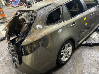 Toyota Corolla Corolla Touring Sport (E21/EH1) Combi 1.8 16V Hybrid (2ZRFXE) [90kW]  =
(02-2019/...) picture 3