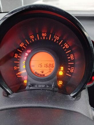 Unfallwagen Citroën C1 C1 Hatchback 1.2 PureTech 82 12V (EB2D(HMT)) [60kW]  (04-2014/04-2018)= 2016/4