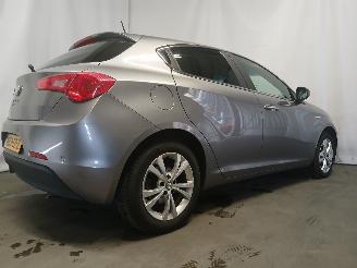 Alfa Romeo Giulietta Giulietta (940) Hatchback 1.6 JTDm 16V (940.A.3000) [77kW]  (04-2010/0=
2-2016) picture 6