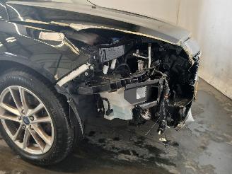 Ford Focus Focus 3 Wagon Combi 1.0 Ti-VCT EcoBoost 12V 100 (M2DC) [74kW]  (02-201=
2/05-2018) picture 26