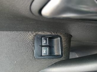 Volkswagen Polo Polo V (6R) Hatchback 1.2 TDI 12V BlueMotion (CFWA(Euro 5)) [55kW]  (1=
0-2009/05-2014) picture 13