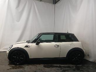 Mini Mini Mini (R56) Hatchback 1.6 Cooper D 16V (DV6TED4(9HZ)) [80kW]  (11-2006/=
09-2010) picture 4