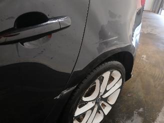 Volvo V-40 V40 (MV) Hatchback 5-drs 1.6 D2 (D4162T) [84kW]  (03-2012/12-2016) picture 24