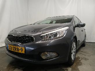 Auto incidentate Kia Cee d Cee'd Sportswagon (JDC5) Combi 1.6 GDI 16V (G4FD) [99kW]  (09-2012/12-=
2018) 2013/1