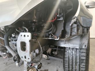 Volkswagen Golf Golf VI (5K1) Hatchback 1.2 TSI BlueMotion (CBZB) [77kW]  (11-2008/11-=
2012) picture 8