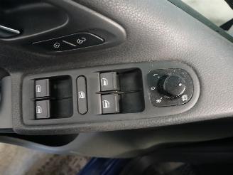 Volkswagen Golf Golf VI (5K1) Hatchback 1.6 TDI 16V (CAYC(Euro 5)) [77kW]  (02-2009/11=
-2012) picture 14