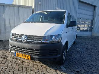 Vaurioauto  passenger cars Volkswagen Transporter Transporter/Caravelle T6 Bus 2.0 TDI DRF (CXGB) [75kW]  (04-2015/12-20=
19) 2017/4