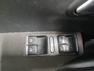 Volkswagen Polo Polo V (6R) Hatchback 1.2 TDI 12V BlueMotion (CFWA(Euro 5)) [55kW]  (1=
0-2009/05-2014) picture 12