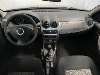 Dacia Sandero Sandero I (BS) Hatchback 1.2 16V (D4F-732(D4F-F7)) [55kW]  (11-2008/12=
-2012) picture 12