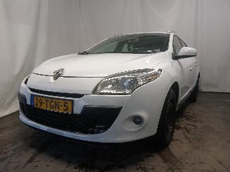 krockskadad bil auto Renault Mégane Megane III Grandtour (KZ) Combi 5-drs 1.5 dCi 90 (K9K-834(K9K-H8)) [66=
kW]  (05-2009/04-2016) 2012/1