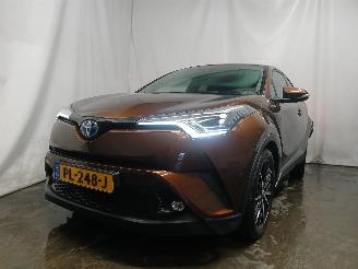 Damaged car Toyota C-HR C-HR (X1,X5) SUV 1.8 16V Hybrid (2ZRFXE) [90kW]  (10-2016/...) 2017/7