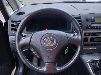 Toyota Corolla Corolla Verso (E12) MPV 1.6 16V VVT-i (3ZZFE) [81kW]  (01-2002/05-2004=
) picture 17