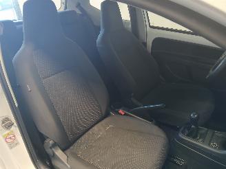 Volkswagen Up! Up! (121) Hatchback 1.0 12V 60 (CHYA) [44kW]  (08-2011/08-2020) picture 9