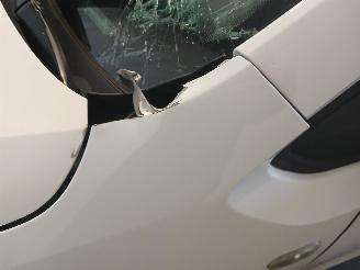 Volkswagen Up! Up! (121) Hatchback 1.0 12V 60 (CHYA) [44kW]  (08-2011/08-2020) picture 22