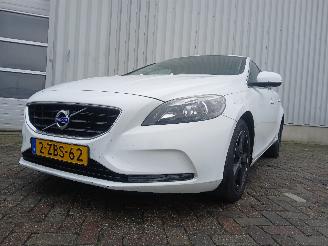 krockskadad bil auto Volvo V-40 V40 (MV) Hatchback 5-drs 2.0 D4 16V (D4204T14) [140kW]  (05-2014/08-20=
19) 2014/12