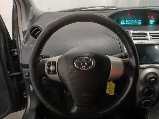 Toyota Yaris Yaris II (P9) Hatchback 1.3 16V VVT-i (2SZFE) [64kW]  (08-2005/11-2010=
) picture 19