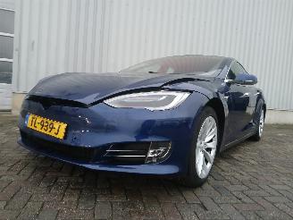 Vaurioauto  passenger cars Tesla Model S Model S Liftback P100D AWD (L2S) [568kW]  (10-2016/...) 2018/9