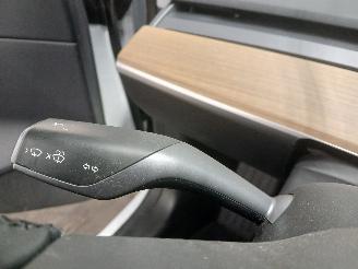 Tesla Model 3 Model 3 Sedan Long Range 72kWh (3D6) [192kW]  (01-2017/...) picture 15