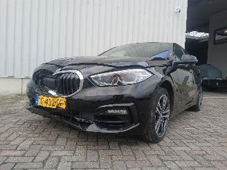krockskadad bil auto BMW 1-serie 1 serie (F40) Hatchback 118i 1.5 TwinPower 12V (B38-A15A) [103kW]  (07=
-2019/...) 2019/11