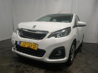 Vaurioauto  passenger cars Peugeot 108 108 Hatchback 1.0 12V (1KRFE(CFB)) [51kW]  (05-2014/...) 2016/7