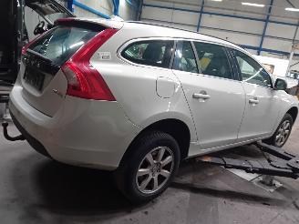 Volvo V-60 V60 I (FW/GW) Combi 1.6 DRIVe (D4162T) [84kW]  (02-2011/12-2015) picture 3