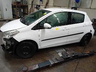 Autoverwertung Toyota Yaris Yaris III (P13) Hatchback 1.0 12V VVT-i (1KR-FE) [51kW]  (12-2010/09-2=
020) 2013/11